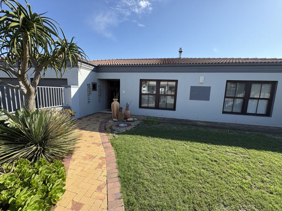 4 Bedroom Property for Sale in Yzerfontein Western Cape